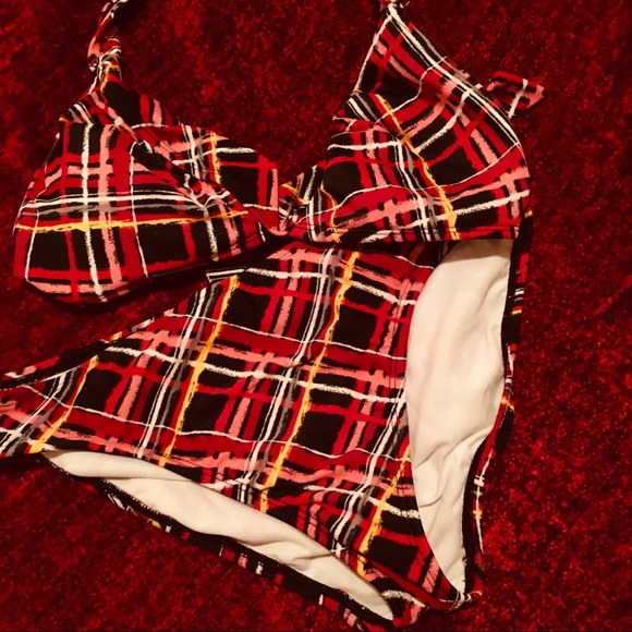 Bikini - Picture 2 of 3